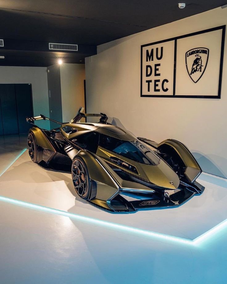 ChaosCrave_'s tweet photo. James Gunn and DC Studios are reportedly in talks with luxury supercar manufacturer Lamborghini to custom-build the new Batmobile for 'THE BRAVE AND THE BOLD' in the rebooted DC Universe. https://t.co/2lbACdrel3