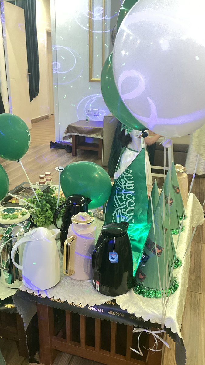 wej0911's tweet photo. لمة أحباب وفرحة وطن🇸🇦🤍⚔️🌴. https://t.co/Qg46Bhcelv