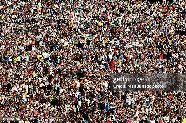 Sijicp9f's tweet photo. @Dailytop10news @martinez_clips Well, that’s the fucking thing, right? You can easily racially profile people or fit any picture into a particular stereotype based on one image. Just look at this image from Europe—a bunch of white dudes hanging out. I don’t see any difference ..Stop being a fucking racist. https://t.co/gLLy2qbP2G