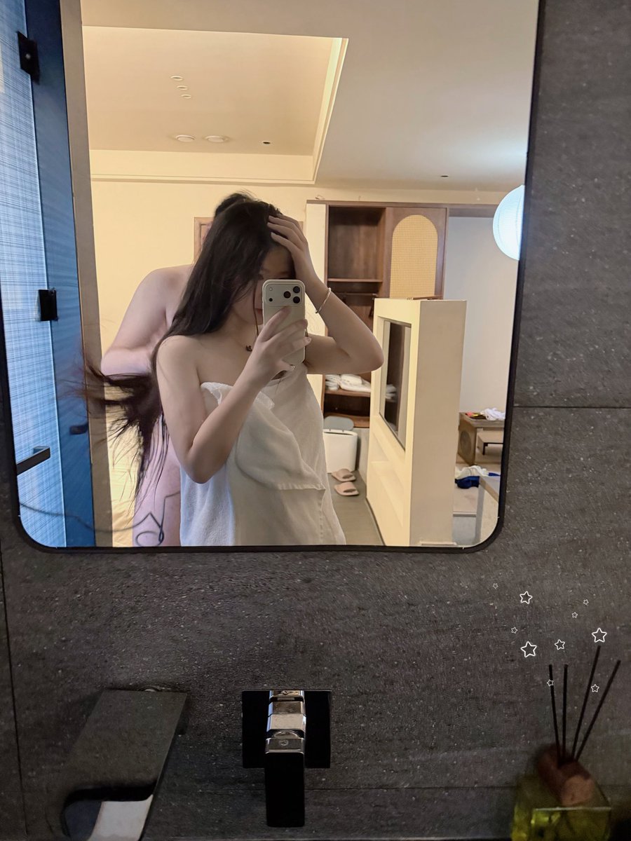 xiaotiandkpf's tweet photo. 主人还会给我吹头发🤤🤤🤤 https://t.co/J6h1KHPgyf