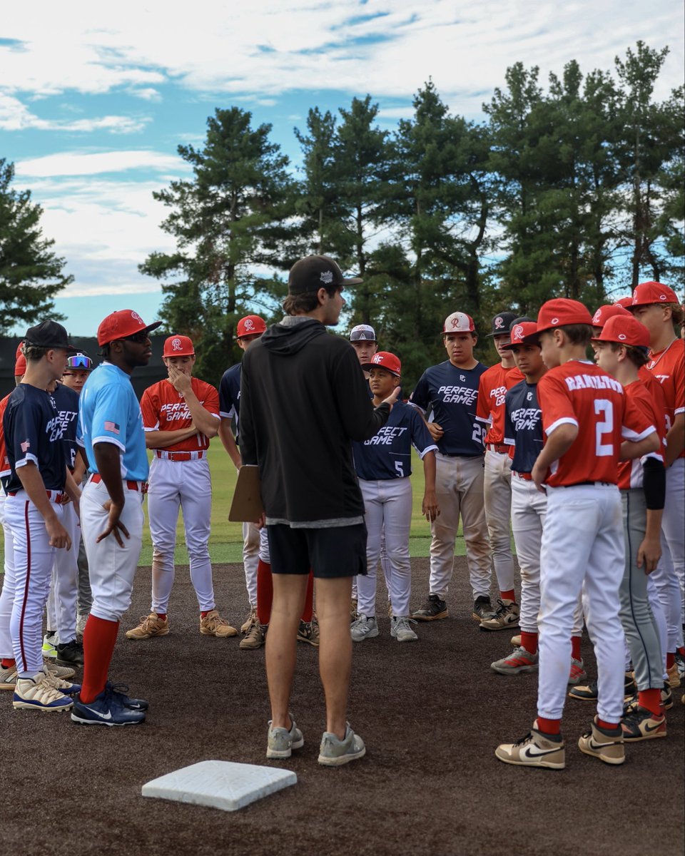 SkillShow's tweet photo. Tennessee baseball, Redbirds style 🟠🔴

#baseball #tournaments #perfectgame #showyourskills https://t.co/MRfieOpQjz