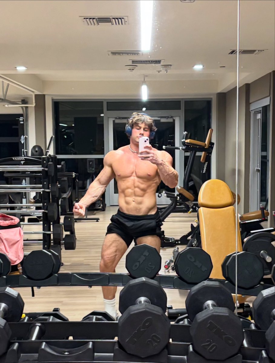 cashmasterparry's tweet photo. Built to be admired. Powerful enough to command attention. If you’re here to worship, kneel before the presence and prove your devotion. 👑💸😈💪
#findom #finsub #cashking #obey #paypiggys #tribute https://t.co/ebWjnK3Hzh