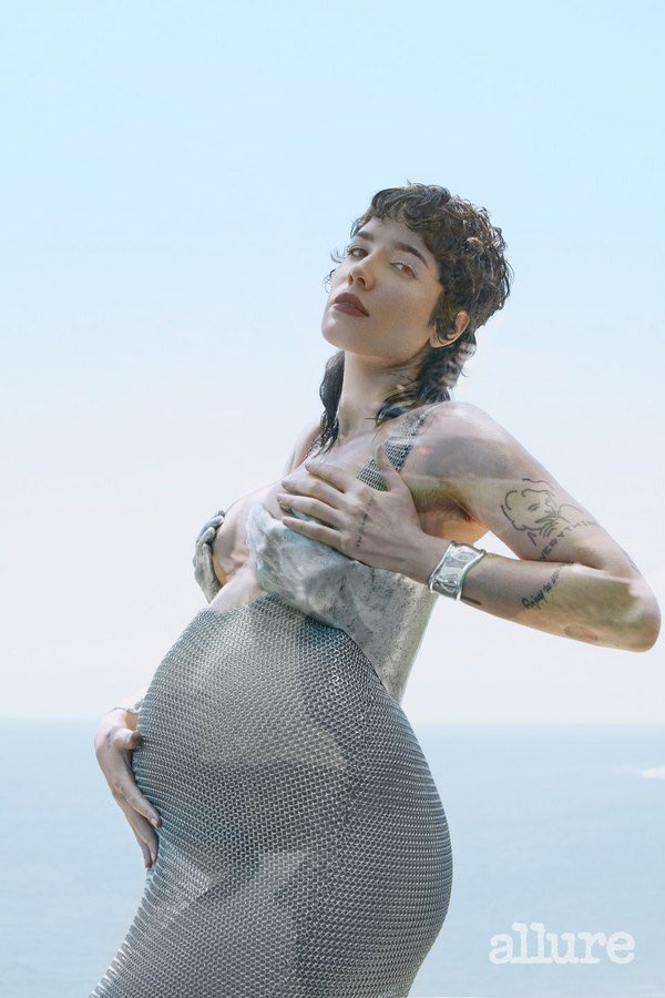 haIseylq's tweet photo. Halsey photographed by Jackie Nickerson for Allure Magazine in 2021. https://t.co/zEumoXKmQQ