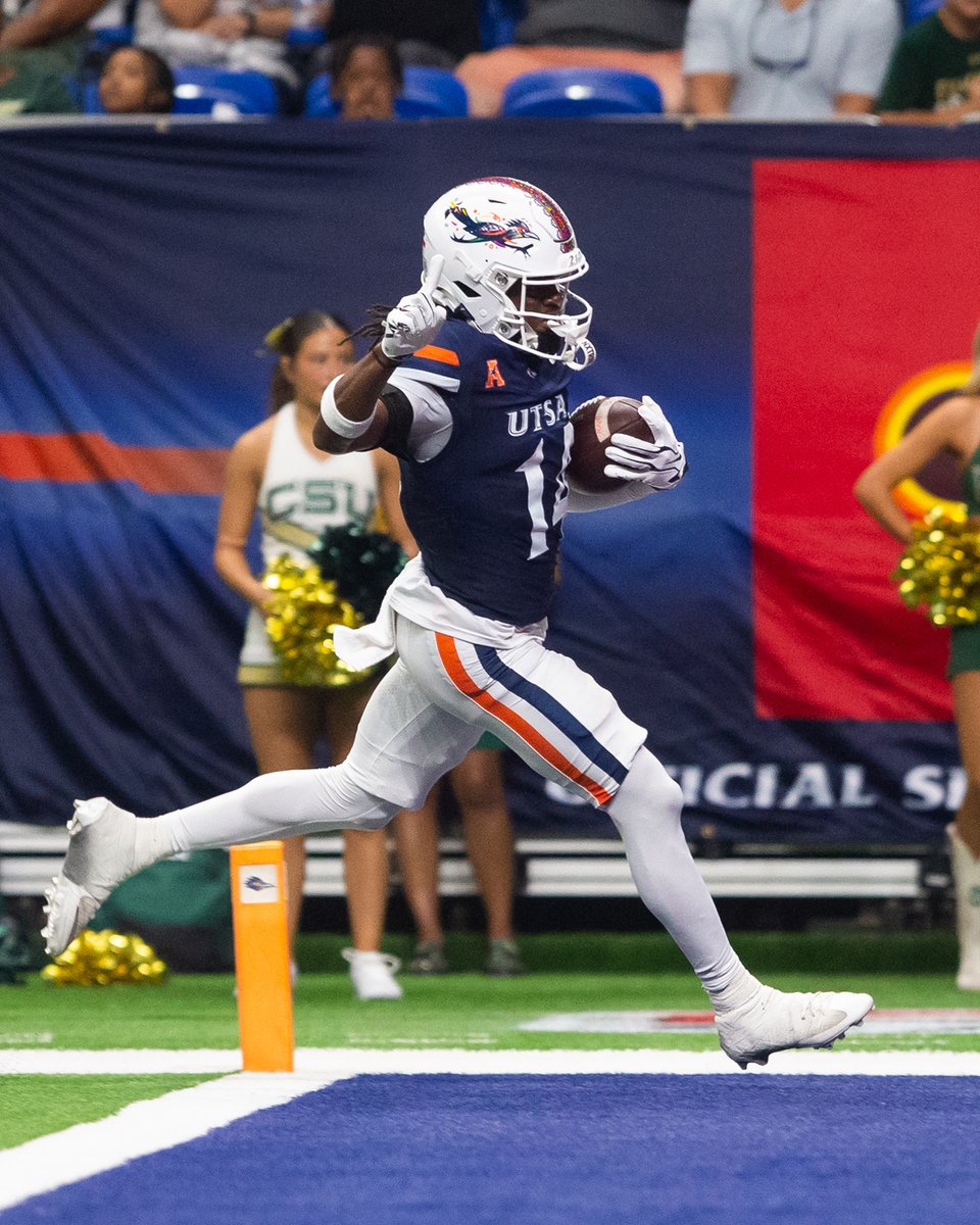 UTSAFTBL's tweet photo. The Roadrunners racked up 542 yards and 59 points — the second most in program history — in outlasting Colorado State in a thriller on Saturday at the Alamodome.

📰 https://t.co/rVEwMG0WcC

#210TriangleOfToughness | #BirdsUp 🤙 https://t.co/6z2KrHOWiY
