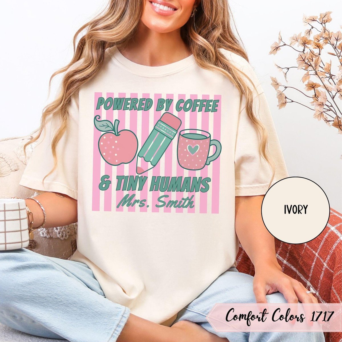 ValenciaLajg's tweet photo. The ultimate caffeine fix for busy teachers: a cozy, personalized shirt powered by coffee and tiny humans. Perfect for back-to-school season or Teacher Appreciation Day, it’s yours for $38. 90. https://t.co/hqu2wIiVSd