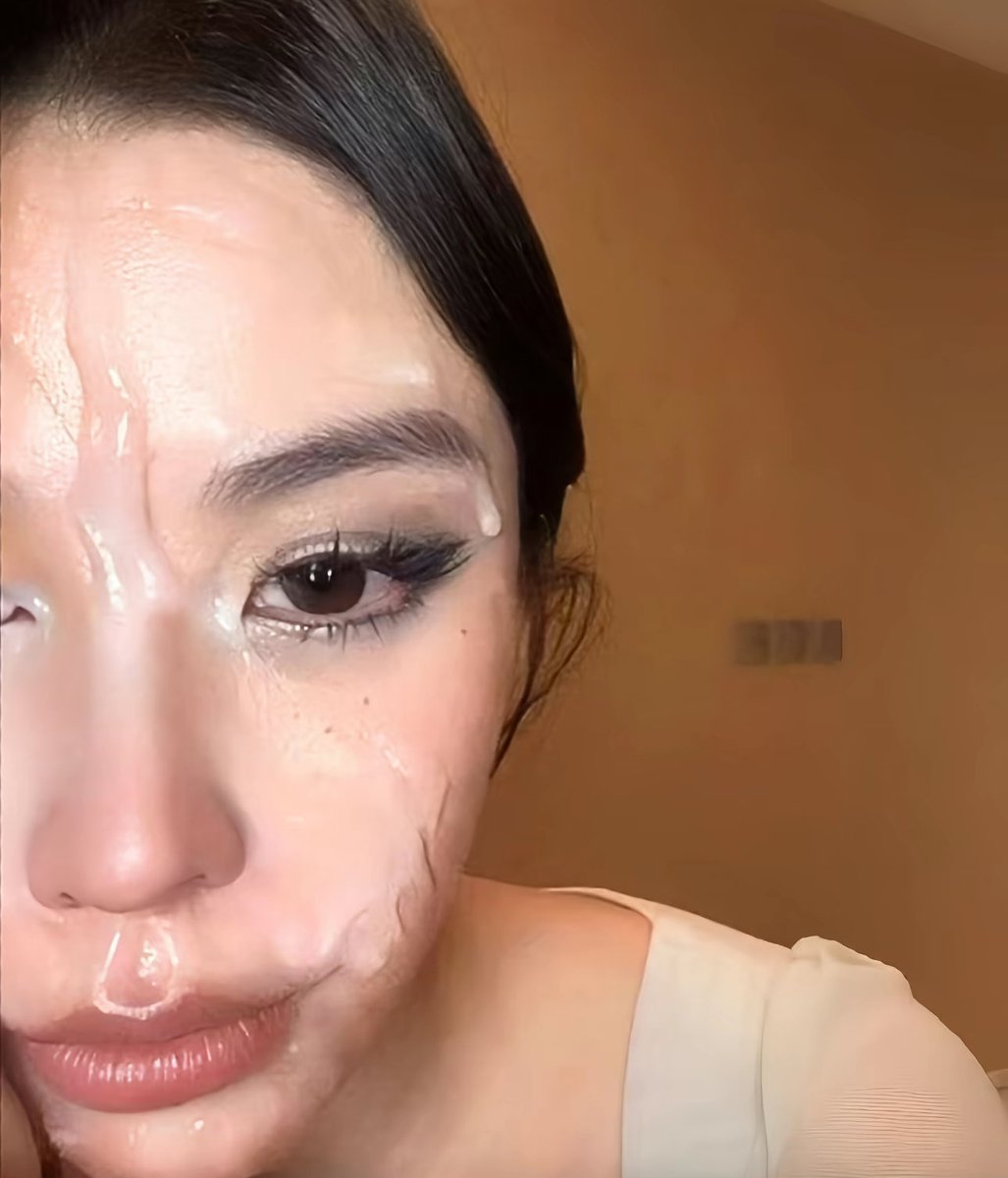 SadSadzbx's tweet photo. 原来都是假的 这里根本没有真人😫 https://t.co/4vBGCeFptq