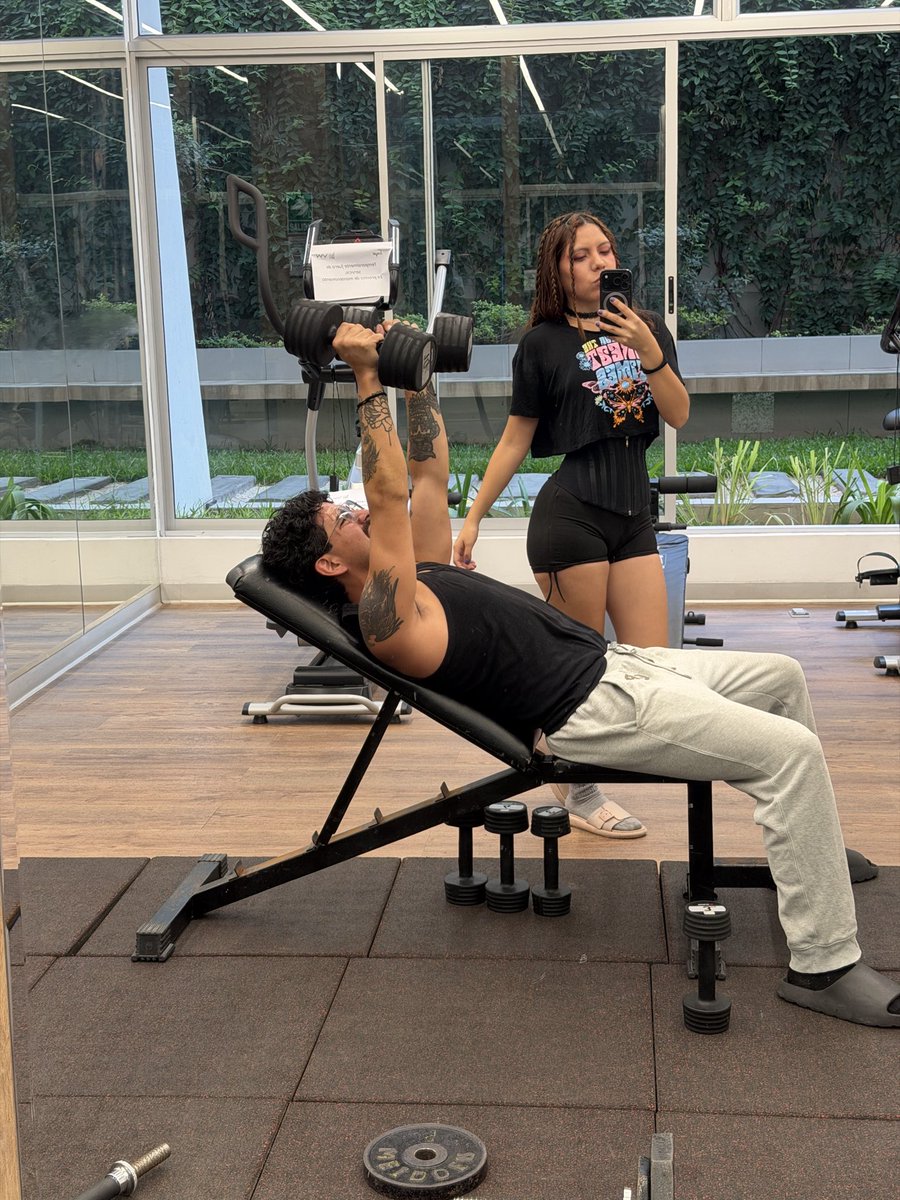 brandysakiof's tweet photo. Hoy toca hacer contenido xxx sígueme https://t.co/Y4jIPLuMdR