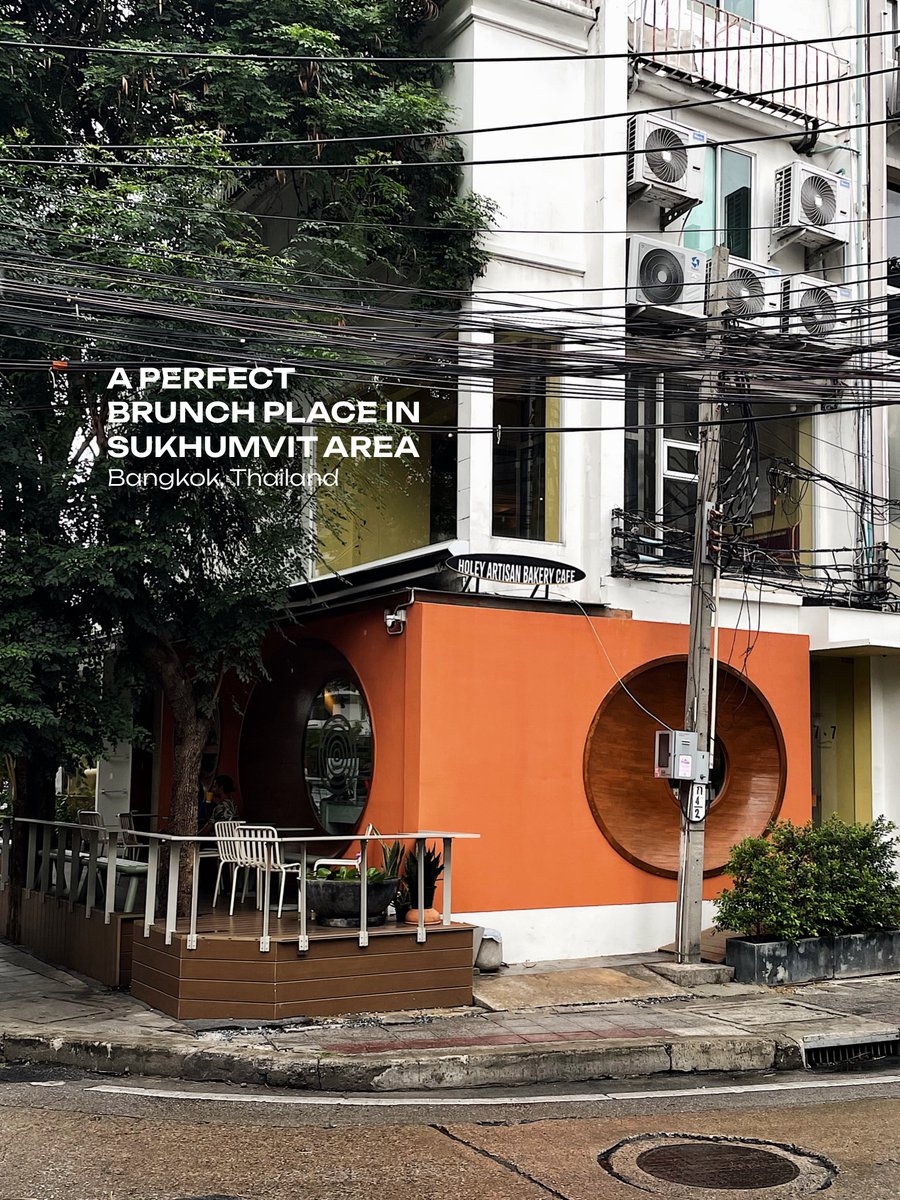 XiaoRodrig5q's tweet photo. A laid-back breakfast spot in the heart of Sukhumvit, just a minute from my hotel. With pastries, paninis, pizzas, craft sandwiches, and more, choosing just one was the hardest part. Perfect for starting the day. Open daily 07:00–19:00. https://t.co/yHS69NIand