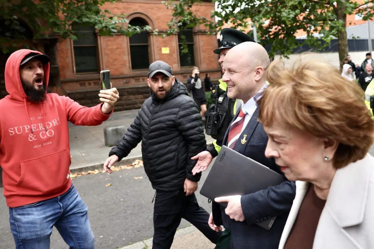Udlah's tweet photo. #Alliance #SDLP #PBP #SFIRA @BelTel Suzanne Breen. There’s a Woman in Politics coming under Misogynistic abuse from Men. I’m sure you will all be jumping on The Airwaves and #Media tomorrow to condemn ? #Drumcree #Belfast #NorthernIreland https://t.co/8yM0pdSM2O