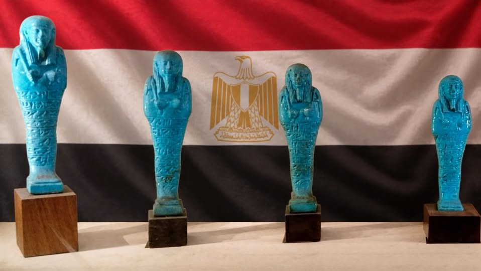 Nefertery_Ahmos's tweet photo. في صفحة حلوة عاملاها وزارة الآثار اسمها "الوعي الأثري"
هايلة في الرد على الكدب اللي بيتنشر على #حضارة_مصر 
والرد على حجج اللي عايزين يسرقوها
ده الرابط بتاعها وكمالة البوست ده للي حابب يتابعها
وبتقدم المعلومات بشكل بسيط وبالمراجع
https://t.co/IUCFVkN5Ds https://t.co/ytVrnAJbHL