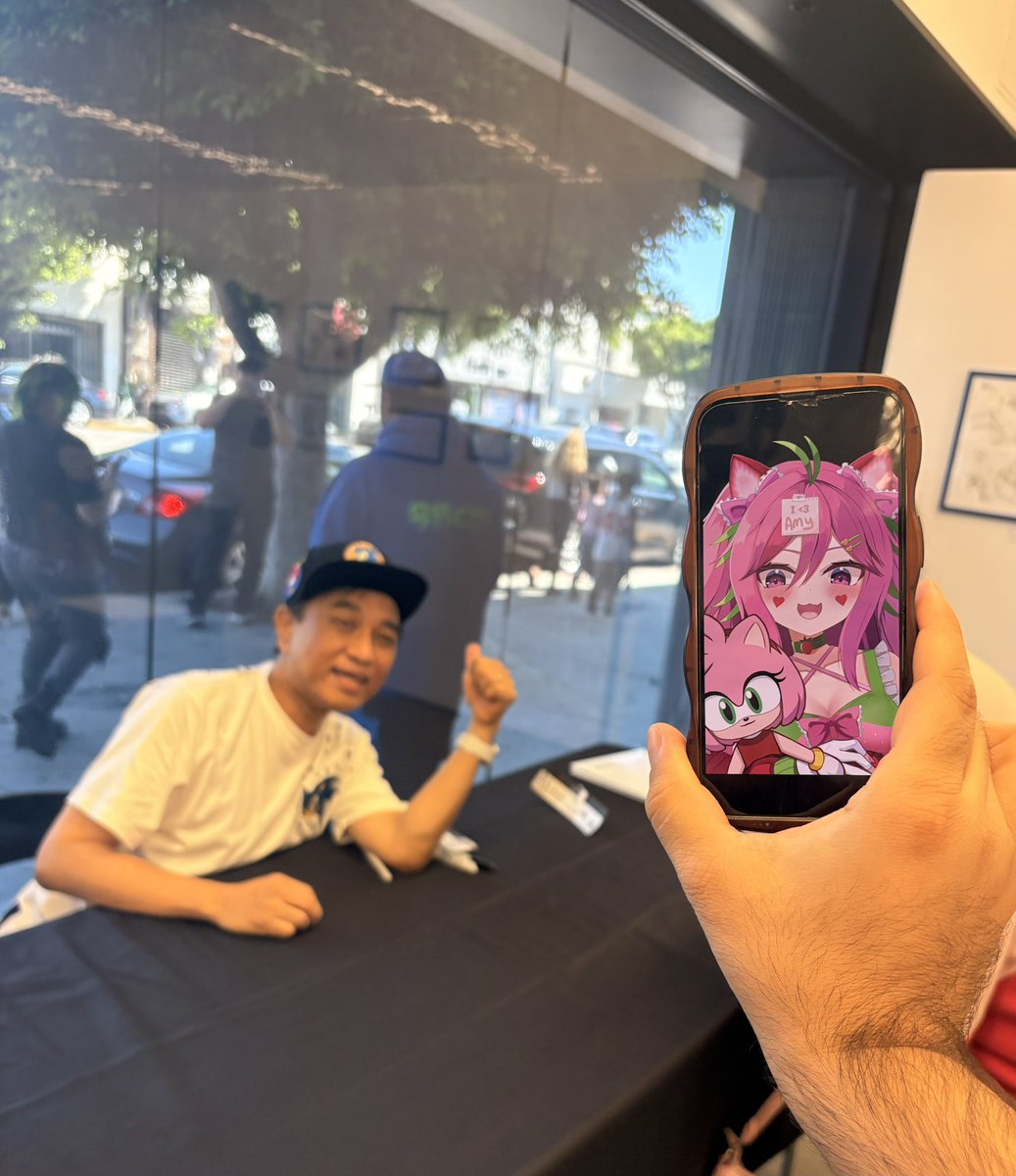 emzberry's tweet photo. MET THE PERSON WHO MADE AMY REAL!! https://t.co/udXMtdrTU8