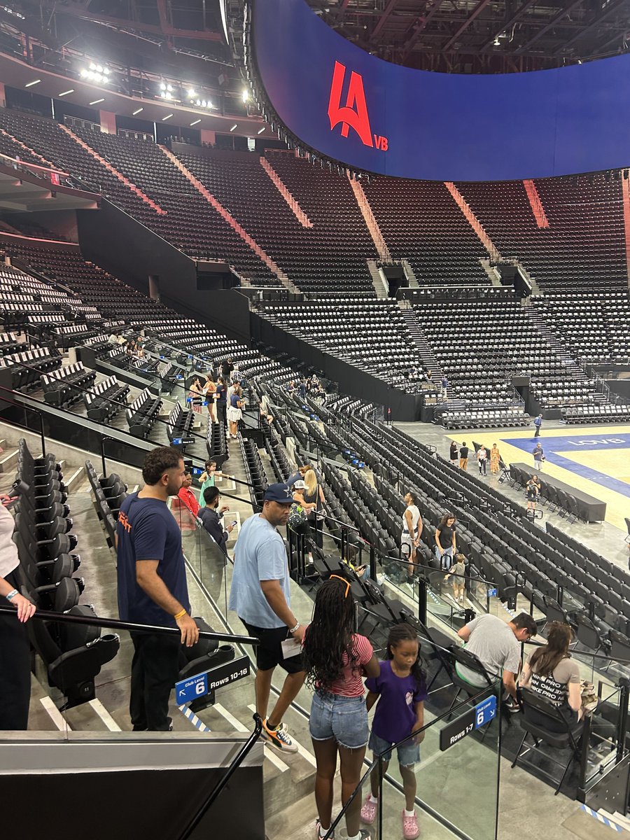 alexisohanian's tweet photo. Today was our first official @lovblosangeles LA ORBIT FAN FEST! Thanks to all of you who turned out; and a giant thank you to our Day Ones, the season ticket holders who got to pick their seats at Intuit. We're excited to build this with you all. https://t.co/Y7S1Z2s2uu