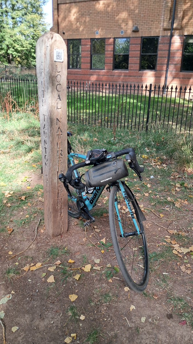 CB_cycles's tweet photo. Out on the Bianchi again this morning in the sunshine. More exploring Taunton's cycle paths, Hankridge nature reserve and stumbled upon a derelict Nerrols Farm. Also discovered Staplegrove road is closed to everyone (that includes bikes) #cycling #Bianchi #morningride https://t.co/LDAS9mFl2O