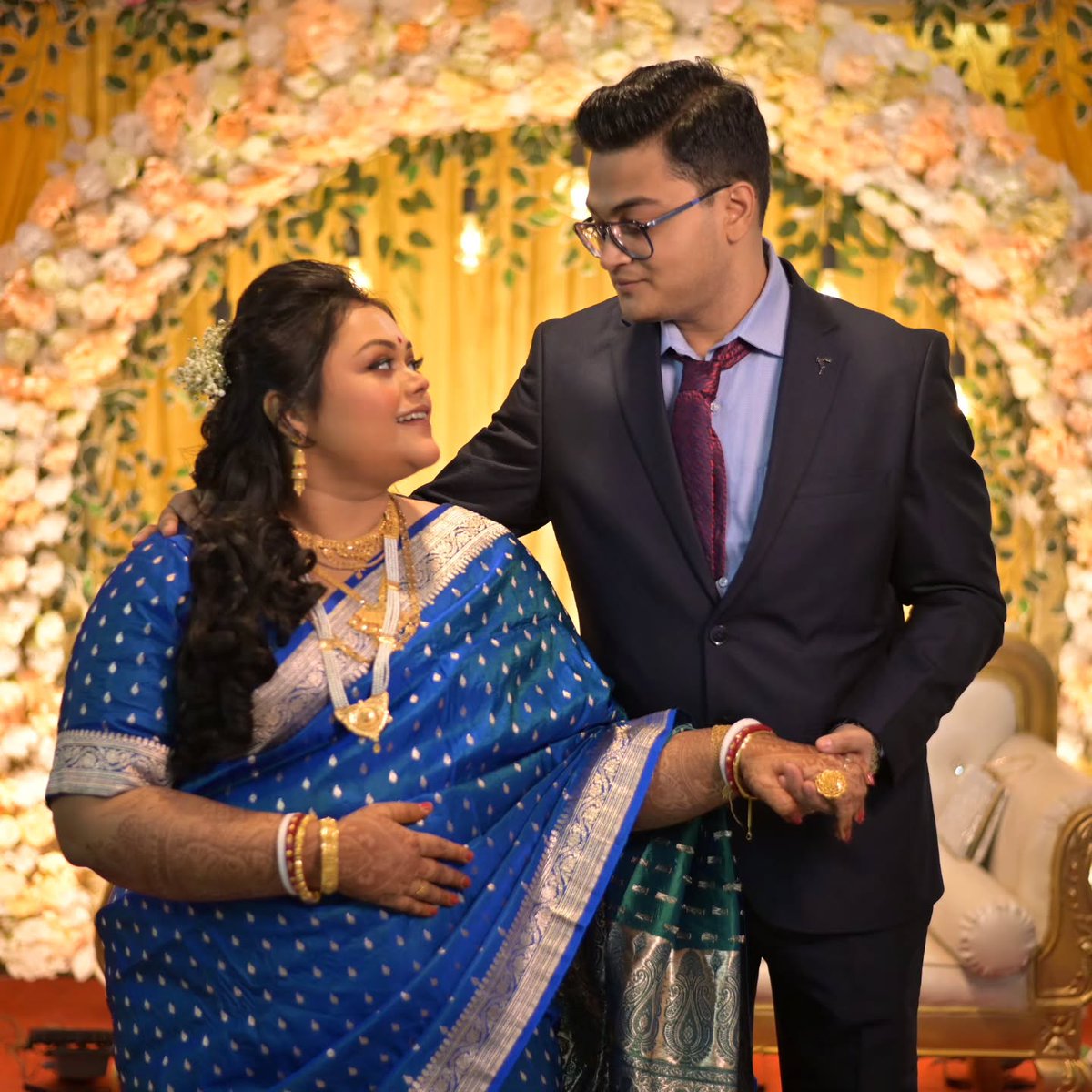 FredaStingef's tweet photo. 8. 12. 2025 ~ Our Reception Night

Bengali wedding, couple goals, couple photography, Bengali reception look https://t.co/Qe7yMuspBb