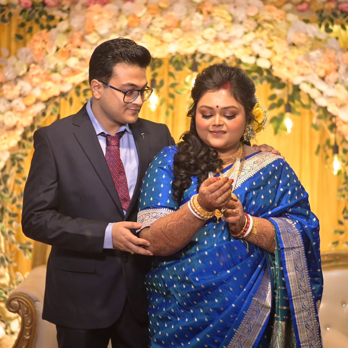 FredaStingef's tweet photo. 8. 12. 2025 ~ Our Reception Night

Bengali wedding, couple goals, couple photography, Bengali reception look https://t.co/Qe7yMuspBb