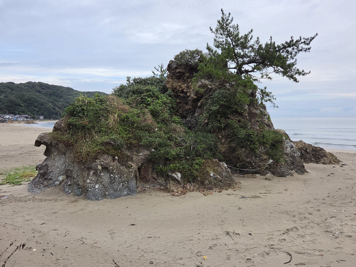a_ippo1967's tweet photo. 羽尾海水浴場なう。 https://t.co/m6vOCZkVEs