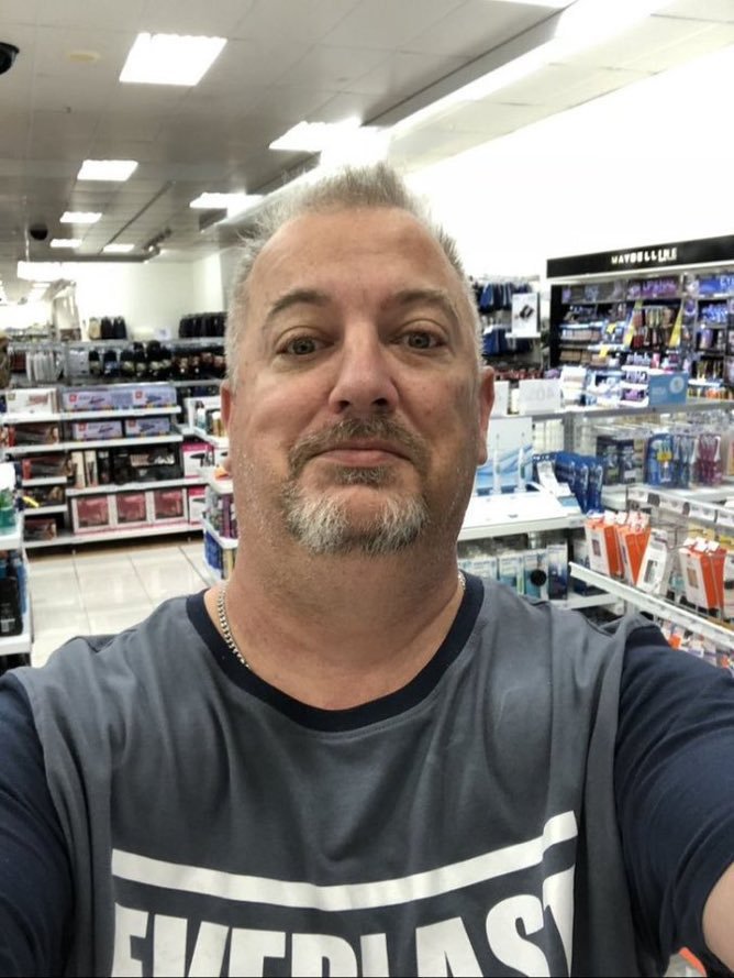 BrittStafford1's tweet photo. I'm at the store baby https://t.co/6Xyf2En0my