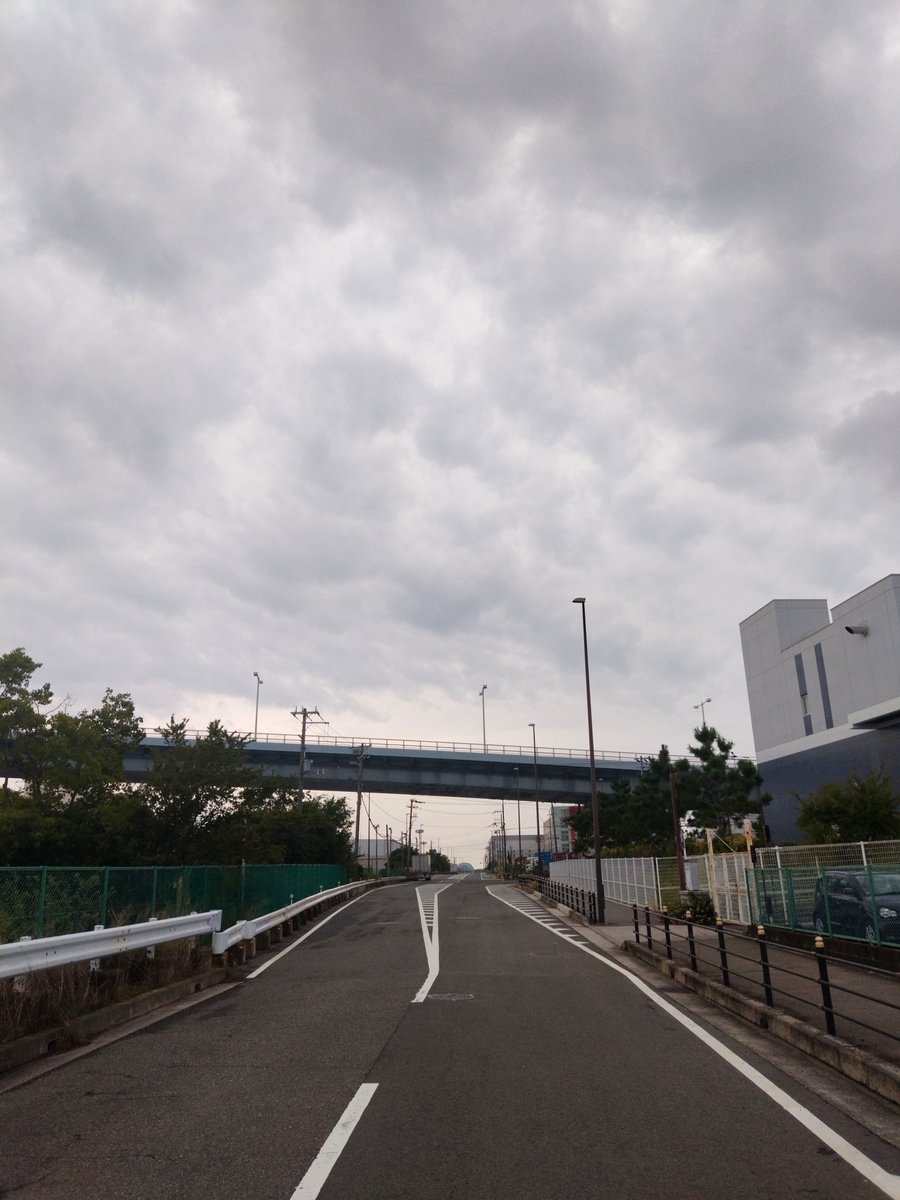 bemmow3's tweet photo. 朝駆け
バイクで来れば良かったかな https://t.co/fVLwcR50PL