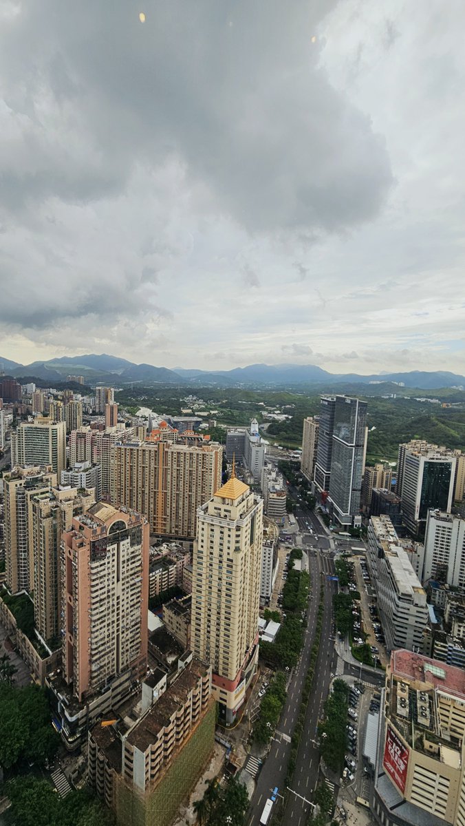 bilalplus86's tweet photo. Shenzhen c'est une grosse masterclass 🇨🇳

IMPOSSIBLE de s'ennuyer, la bouffe est incroyable et les services sont top

25km en Didi Comfort pendant presque 1h pour moins de 10€ 😭

A refaire sans modération https://t.co/Kl2QBP40em