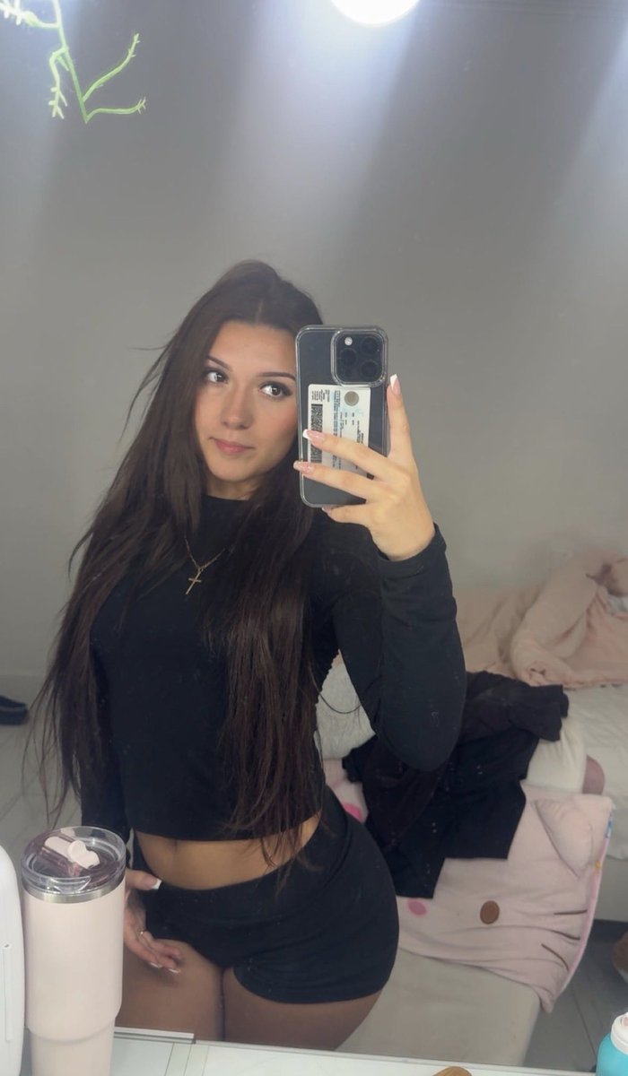 lucyyyjane3's tweet photo. do u like me? https://t.co/CWeYFsvyVD