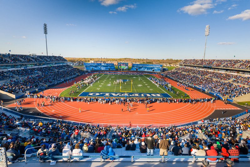 FCRecruits's tweet photo. LETS DISCUSS RECRUITING 

C/o 27, 28, 29 &amp; 30! If You Are Interested In Being Recruited By University At Buffalo ( @UBuffaloFB ) COMMENT film, RETWEET &amp; DM us. We Are Sending Over Playmakers For Evaluation.

Coaches &amp; Parents Reach Out!

#TheHomeOfRecruiting🏭 https://t.co/xouzkLbJUI