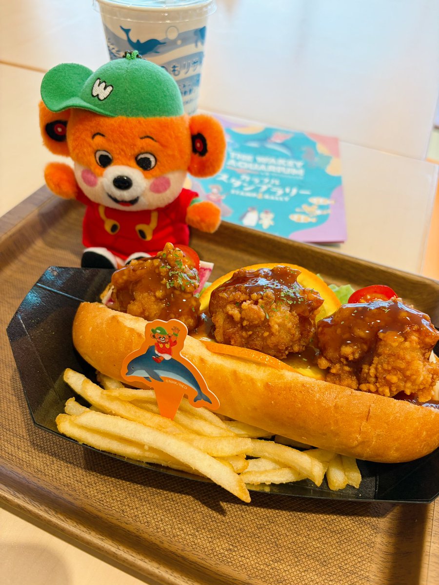 mkh0614's tweet photo. おはよう仙台！Awakey~~~~~😆

昨日食べたよウェイキーの
SUNNYオレンジチキンドッグ 🥖🍊
チキンが3つもどどんと！！
ボリューム満点最高美味しいでした🐬

さぁ今日も楽しんでいくぞっ♩

#wakeyaquarium
#TheWakeyShow
#s_uminomori
#ウェイキー https://t.co/pKQ1Zx6lgs