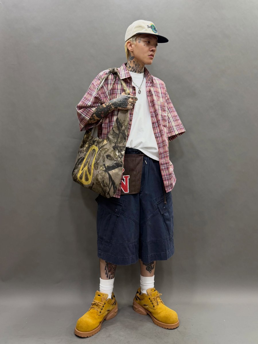 PollyPatriquin's tweet photo. Embroidered Soft Rock Cafe cap
Free size with adjustable elastic

Virgin Mary necklace

White wing-sleeve tank top
Free size, chest width 62 cm, length 64 cm
Loose, cropped fit

Red plaid embroidered shirt
Free size, shoulder width 56 cm, chest https://t.co/kDz303M2rZ