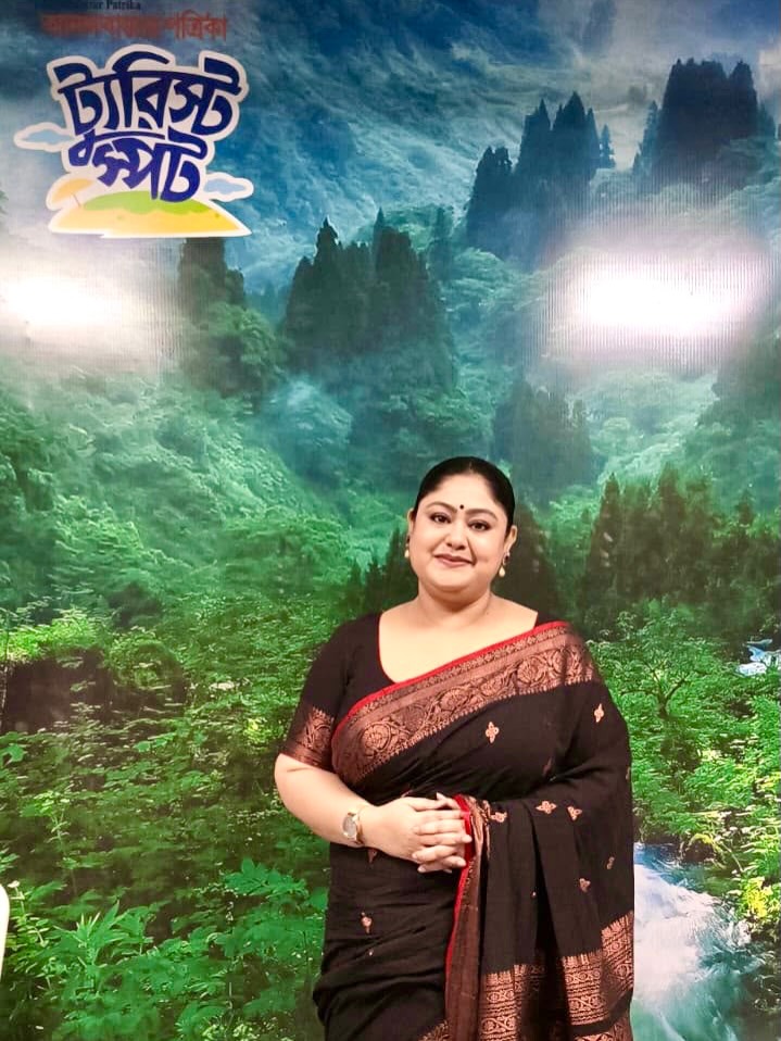 MarietteShaurv's tweet photo. Yesterday was a fun working Sunday with Sro Von Ti and Dolphin Global at Netaji Indoor Stadium’s Anandabazar Tourists spot. We learned fascinating facts about domestic and international destinations. After asking endless questions, we decided to https://t.co/JddIIUWLuI