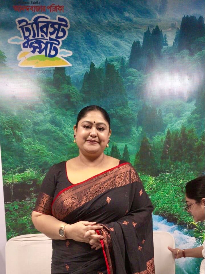MarietteShaurv's tweet photo. Yesterday was a fun working Sunday with Sro Von Ti and Dolphin Global at Netaji Indoor Stadium’s Anandabazar Tourists spot. We learned fascinating facts about domestic and international destinations. After asking endless questions, we decided to https://t.co/JddIIUWLuI