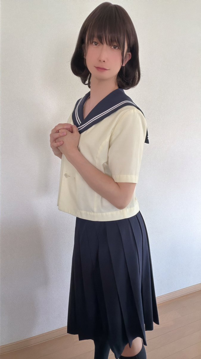 yu_1u_u3_ki's tweet photo. おはようございます🙂‍↕️☀️

雨上がりだからひんやりしています
半袖の制服ではもう肌寒いです😮‍💨
現役生さんもニット着用が目立っています
去年の今頃はまだ暑かったのに💭

衣替えまであと僅か🥺

本日も良い一日をお過ごしください🫧🍀 https://t.co/Vn7xfPirZN