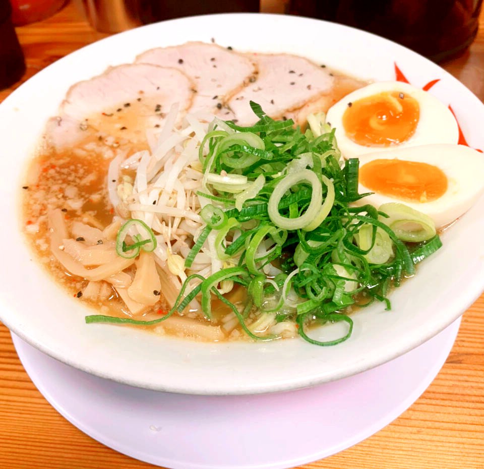JesusitaStiz51's tweet photo. It’s 2 a.m. Steaming hot ramen with soft-boiled egg, pickles, and that quiet warmth only this tiny late-night spot serves. Your go-to comfort after a long day. https://t.co/FM9EREfPTi