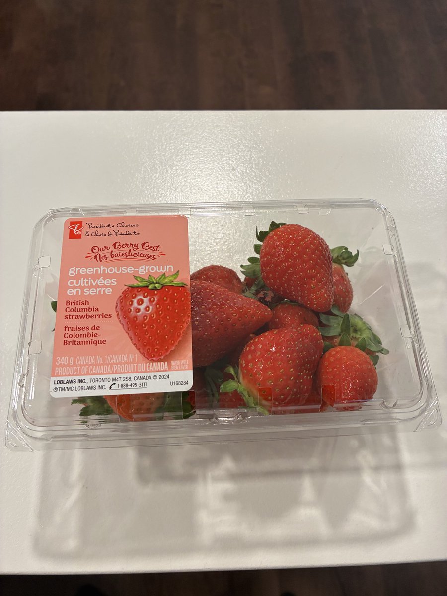 CarpeDamnGirl's tweet photo. @jo_alejocarz Driscolls are awful. When local berry season is over I buy these. Usually they’re from ON but this week Superstore had them from BC. They taste like fresh farm grown and I like to support Canadian greenhouses. https://t.co/II6VRfFNaq