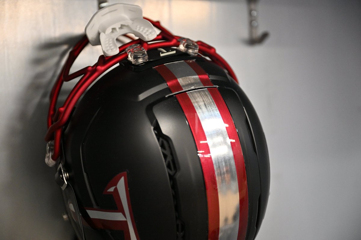 MorganKyleM22's tweet photo. RT @TroyTrojansFB: 𝙎𝙚𝙩𝙩𝙞𝙣𝙜 𝙩𝙝𝙚 𝙨𝙘𝙚𝙣𝙚 🎬 https://t.co/3EhpJzqUcB