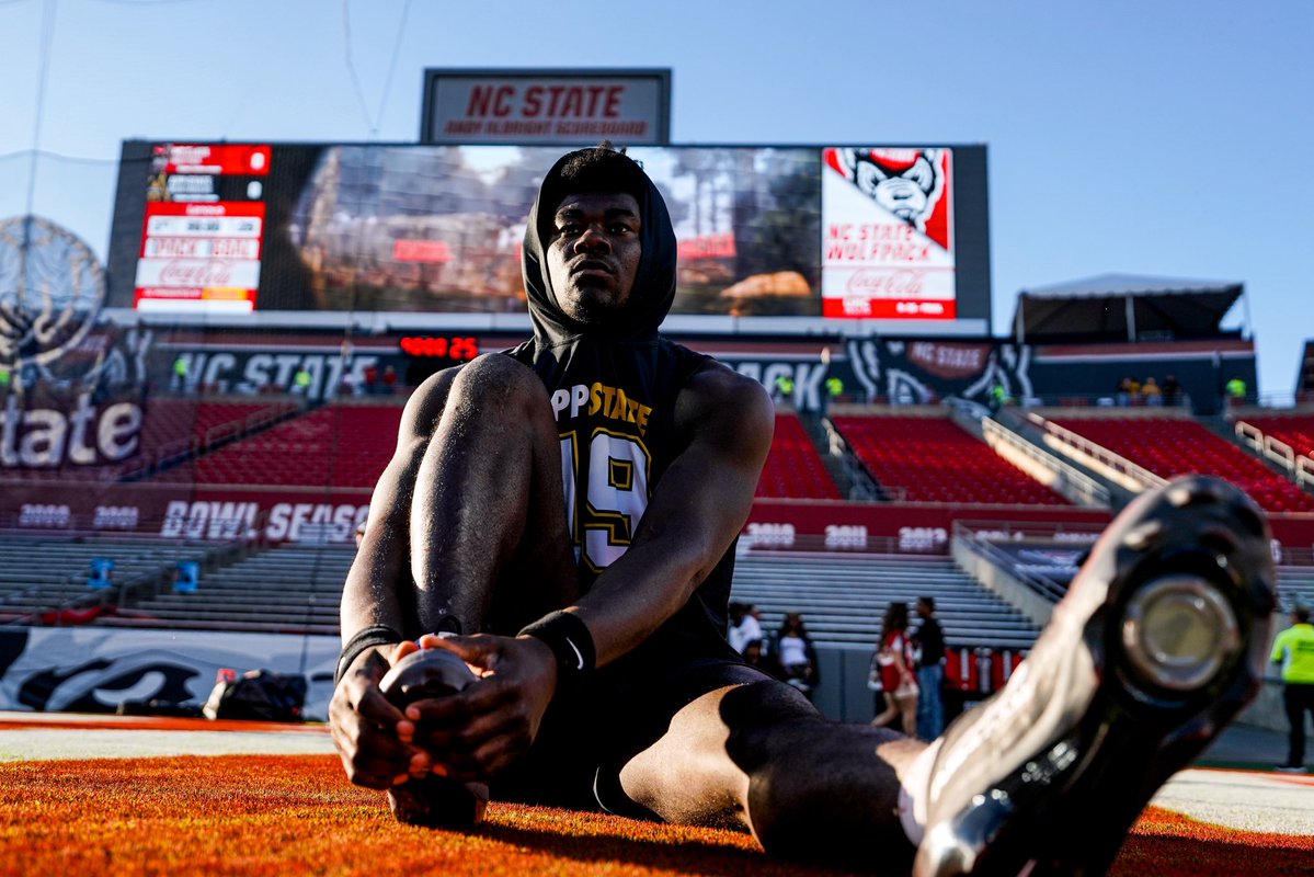 AppState_FB's tweet photo. Getting Warm
#GoApp #BeatState https://t.co/POMJGMCDns