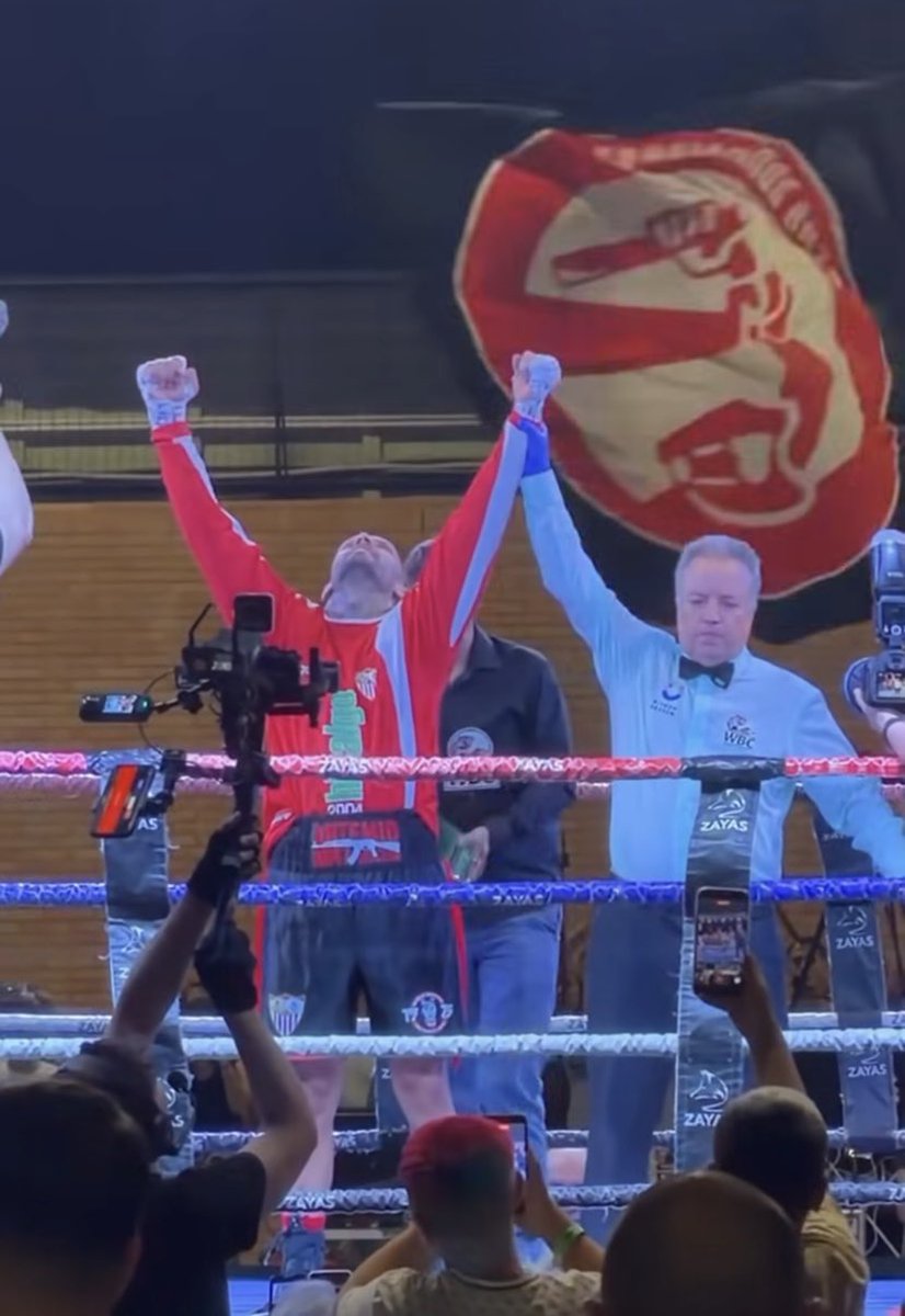 UltrasPresent's tweet photo. Velada Boxeo Sevilla 🥊🥊

Artemio “AK47” (Biris Norte - Sevilla FC) 🔴⚪️

(25.09.2026) https://t.co/2SeBnfdvMk