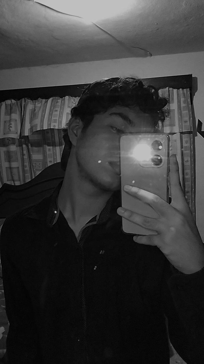 AdanPonceGuill1's tweet photo. Extraño mi pelo 😔 https://t.co/W8oVMzFXko