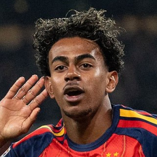 TouchlineX's tweet photo. 🚨🗣️ Marc Pubill on Lamine Yamal: "It's very easy to play with the best player in the world in front." https://t.co/48N9sWrLjD