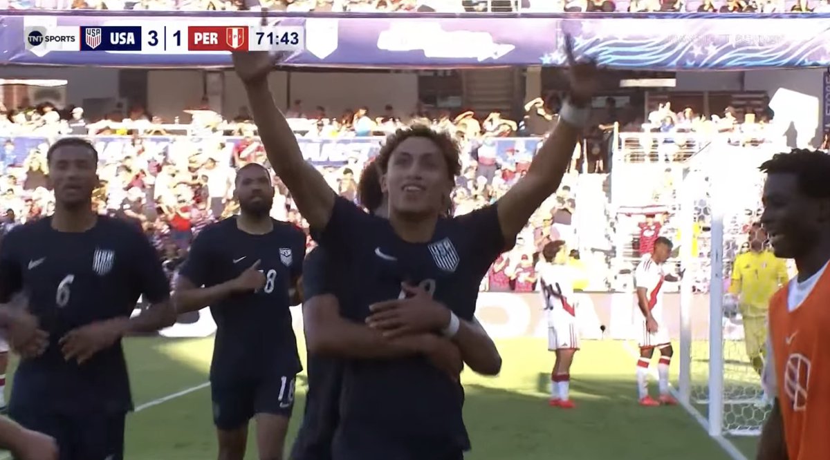 usmntonly's tweet photo. JULIAN HALL SCORES ON HIS USMNT DEBUT 🇺🇸 https://t.co/ItJlvvHP2L