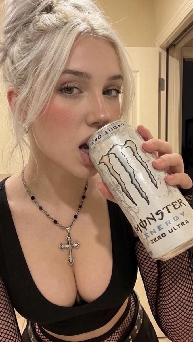 xPipersCornerx's tweet photo. Who’s going to pay for my nails?

#findom #loser #pay #pig #piggy https://t.co/nPkoGpbTAL