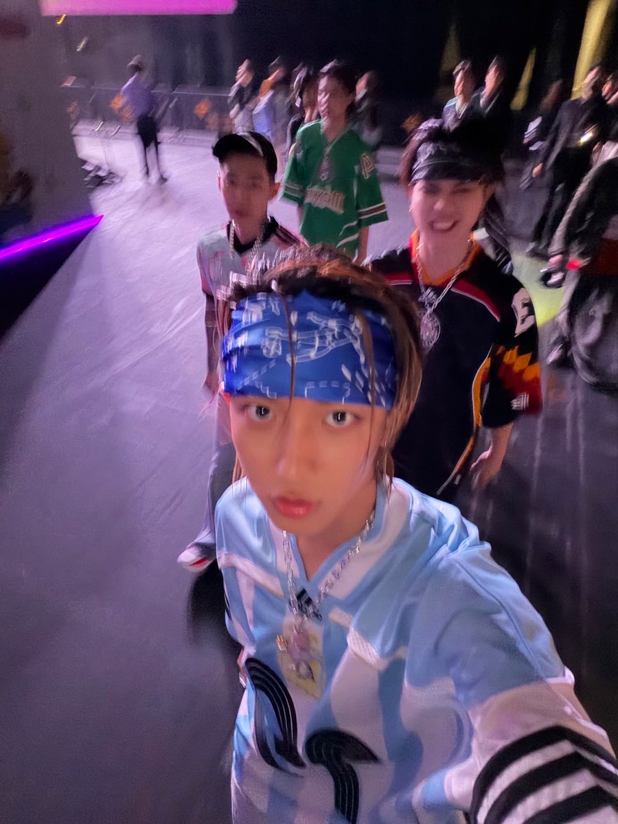 meme_4sho's tweet photo. I would feel so cool if woojin was my older brother https://t.co/lq6UkqFdfM