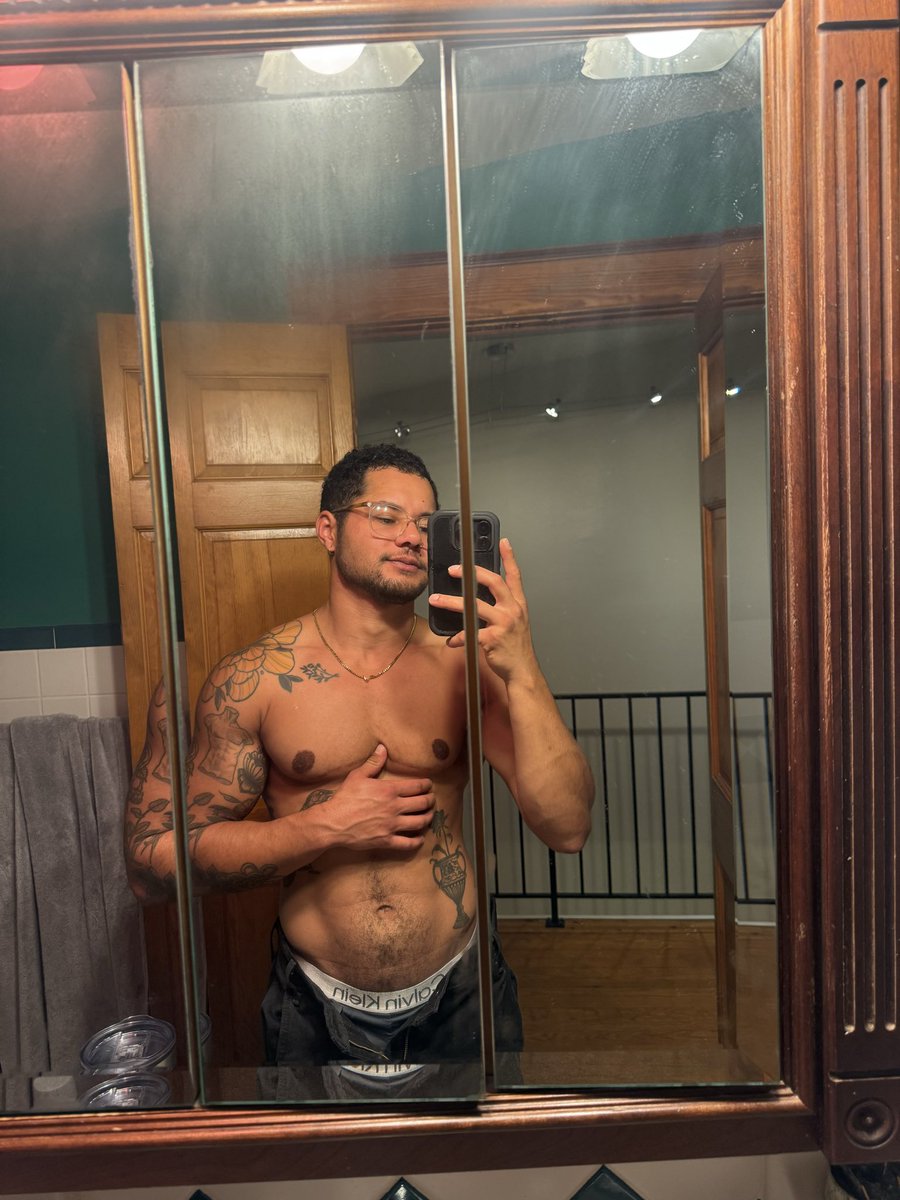 RainRansom's tweet photo. ~new link in bio💪🏽😈~ 

#ftm #trans #transman https://t.co/I2SMSYupRX