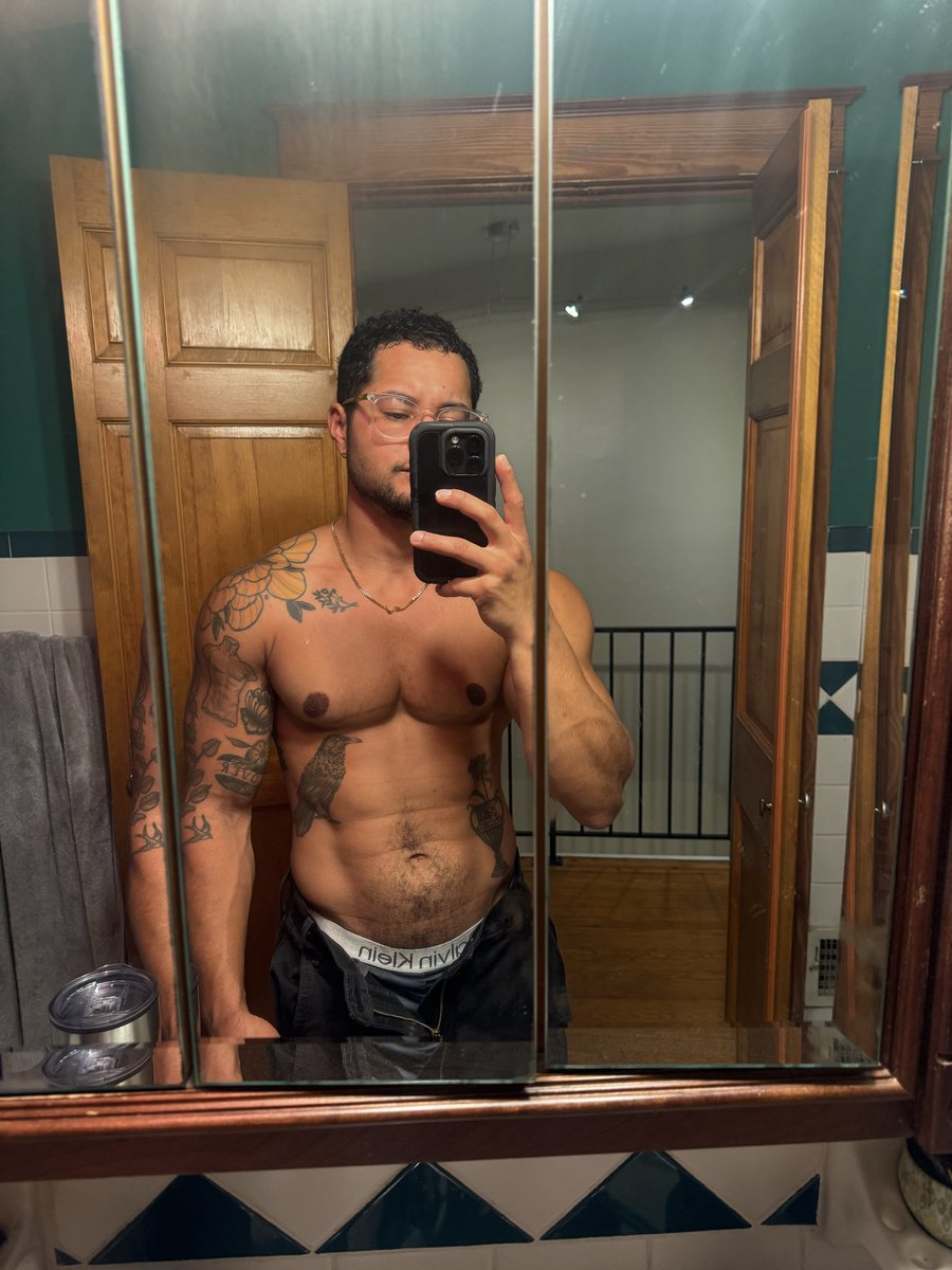 RainRansom's tweet photo. ~new link in bio💪🏽😈~ 

#ftm #trans #transman https://t.co/I2SMSYupRX
