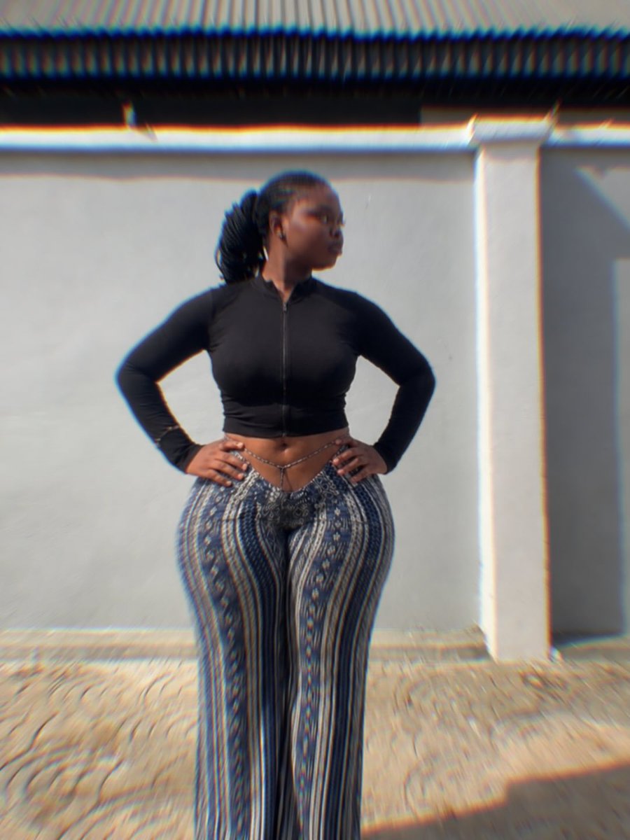 Nueldelly's tweet photo. 😮‍💨
#Beautiful #PrettyGirl #NaturalBeauty #Stunning
#YourHealthMatters #SowetoFinest #10KLoading https://t.co/9sZVqrYlx6