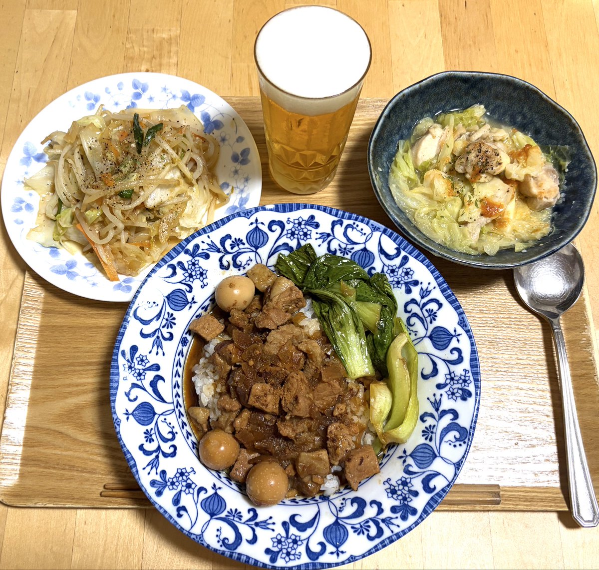 adon0609's tweet photo. 自分メモ

昨夜は…

リュウジのバズレシピ の
「やけくそルーローハン」で
キメましたッ‼️🍺

うずらとチンゲンサイでアレンジ😋

#自炊メシ
#男子ごはん

https://t.co/DKIywDtjZd https://t.co/nEmhQwuoGl
