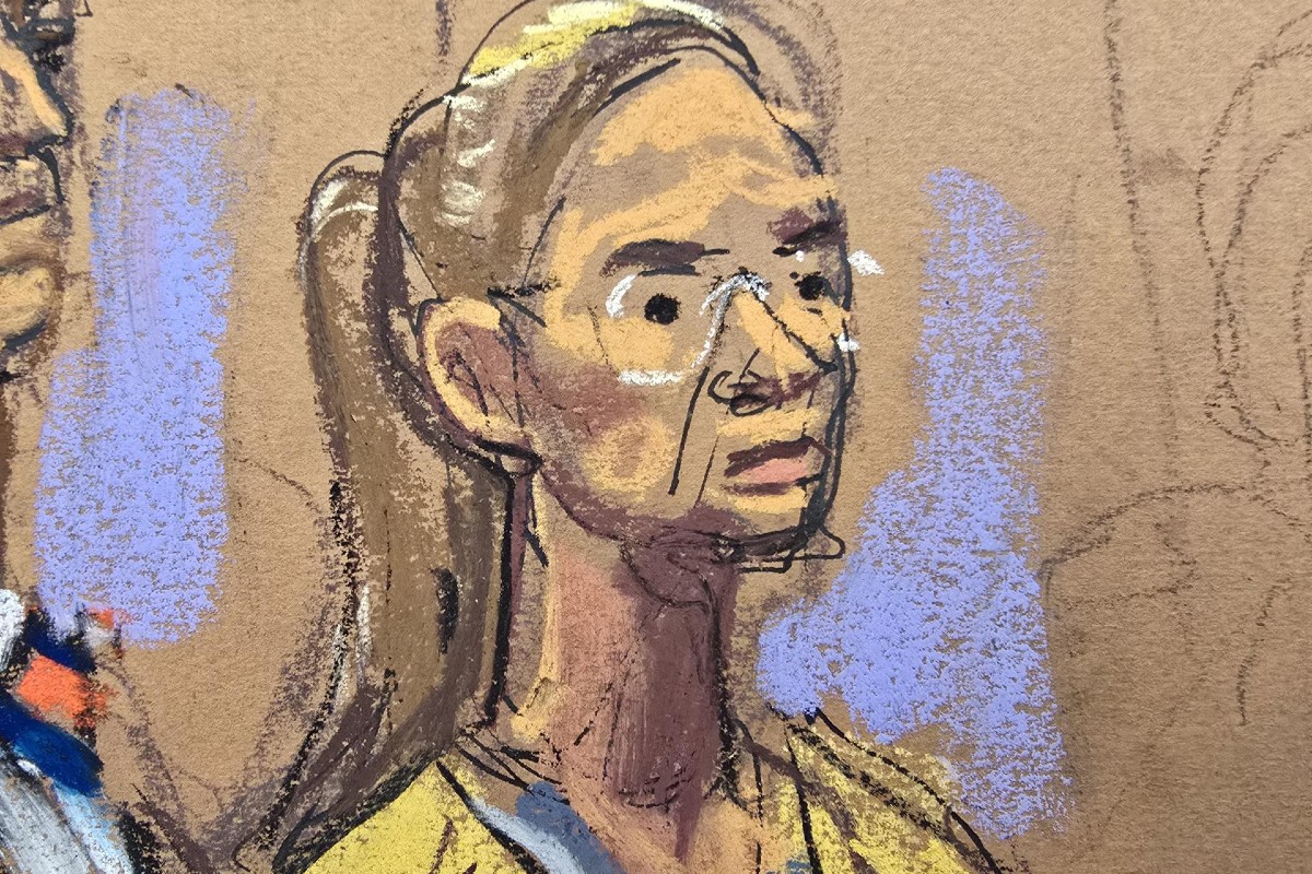 ElNacionalWeb's tweet photo. #26Sep | ⚖️ Los fiscales federales aseguran que varios testigos 🗣️ están dispuestos a declarar sobre la presunta participación de la ex primera dama de Venezuela 🇻🇪, Cilia Flores, en el narcotráfico y otras actividades delictivas. Además, consideran que la esposa de Nicolás Maduro representaría un peligro, por lo que no debe ser excarcelada mientras espera juicio. 

🏛️ Los fiscales instaron a un juez de Nueva York 🏙️ a rechazar la solicitud de Flores de permanecer bajo arresto domiciliario. La describieron como un "riesgo extremo de fuga". También argumentaron que su liberación representaría un grave peligro para el público y, potencialmente, para testigos y víctimas.

🔗 Lee más en https://t.co/Wzb8z8T4iN