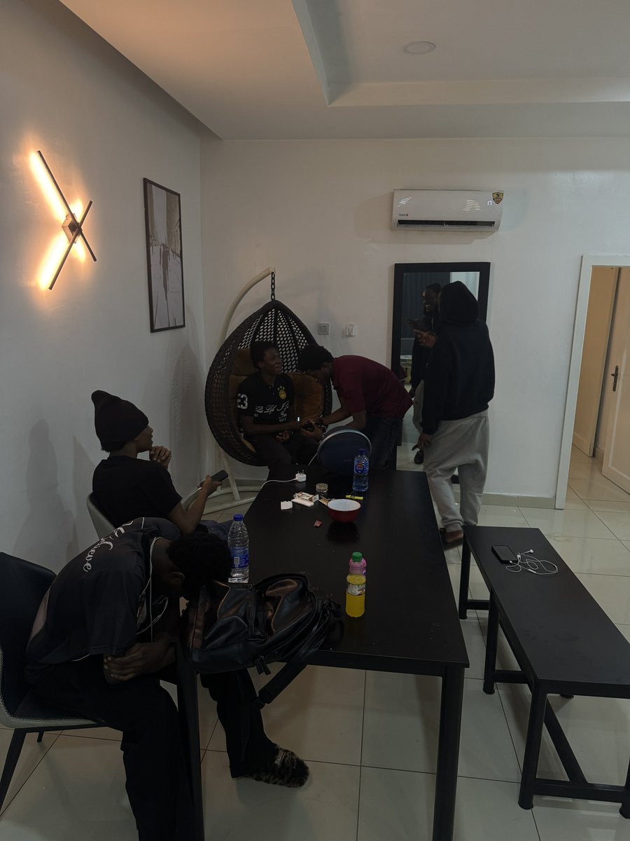 SODMUSICFR's tweet photo. Settings boy🫶🏾 https://t.co/9Mct9wvAJX