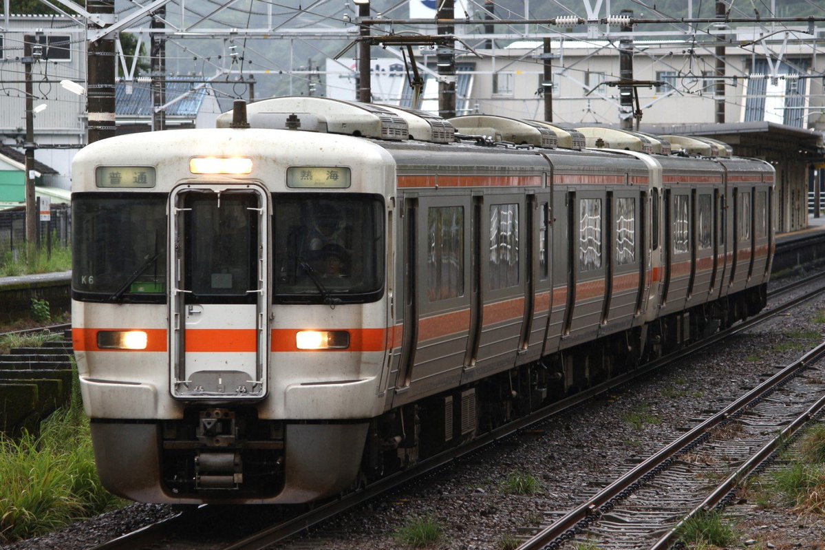 around23wards's tweet photo. 由比にて

桃のトプを初撮影
貨物の時間はよく分からずいつも通り他力本願…
にしても光線に恵まれませんね
悲しいなぁ https://t.co/GfmDp4cpHh