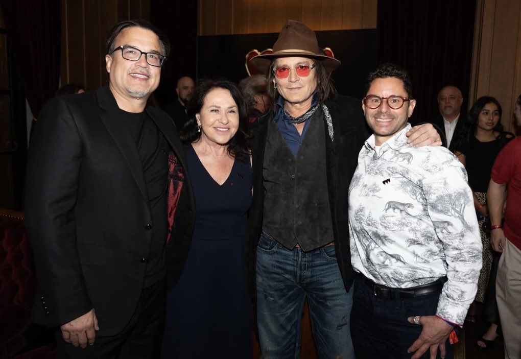 Sonia_Rose1's tweet photo. Thanks to IG threeheartsrum
#JohnnyDepp https://t.co/7ZJ7ouiOgW