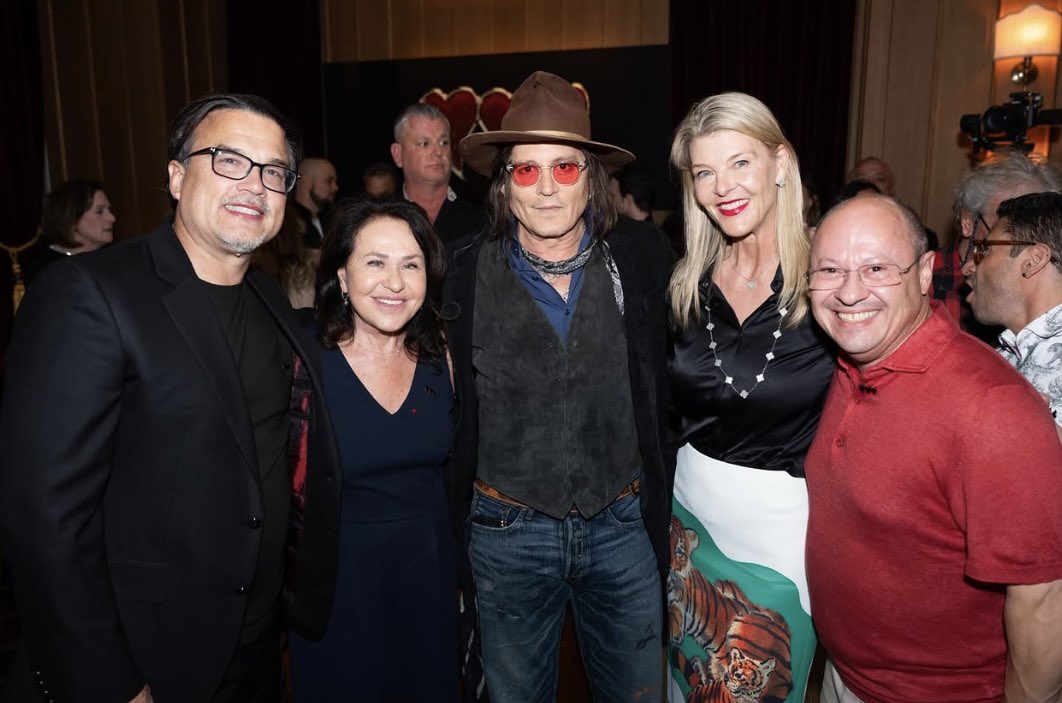 Sonia_Rose1's tweet photo. Thanks to IG threeheartsrum
#JohnnyDepp https://t.co/7ZJ7ouiOgW