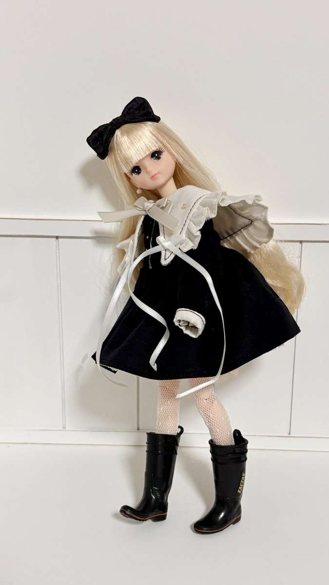 licca_usagi's tweet photo. 「ZACTAS ミニチュアコレクション」
長靴のサイズがいい感じです！
 #ガチャガチャ  #リカちゃんキャッスル https://t.co/TtpEt8ns86